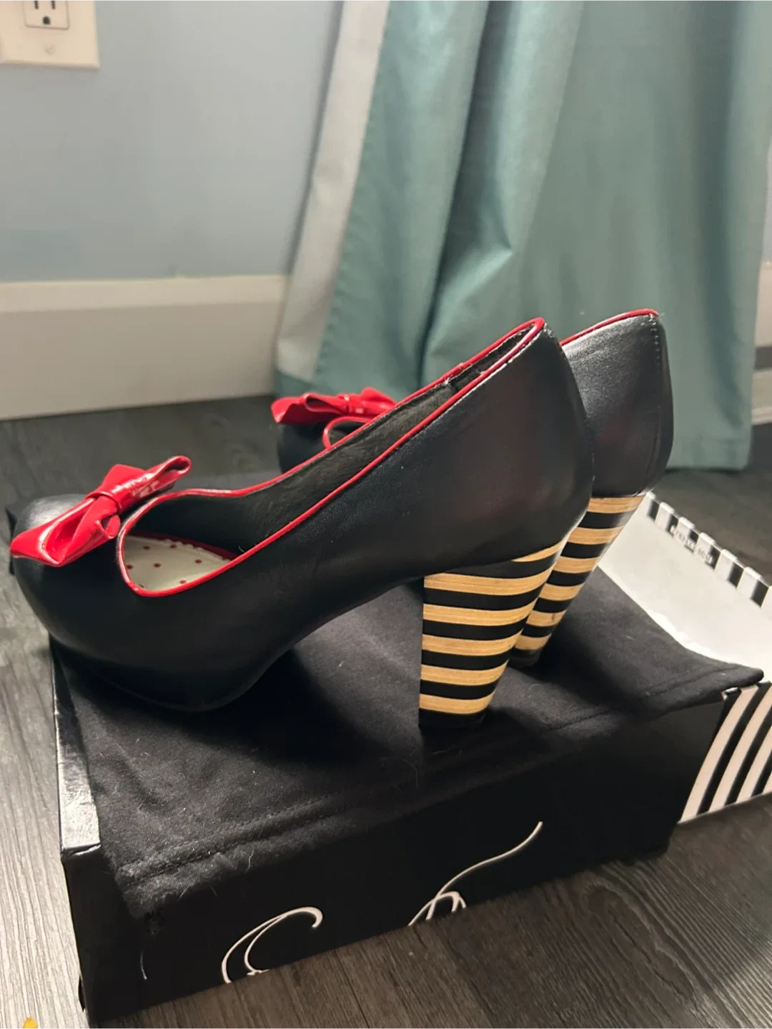 Pretty pretty pin up girl 💋 image indicator(3)