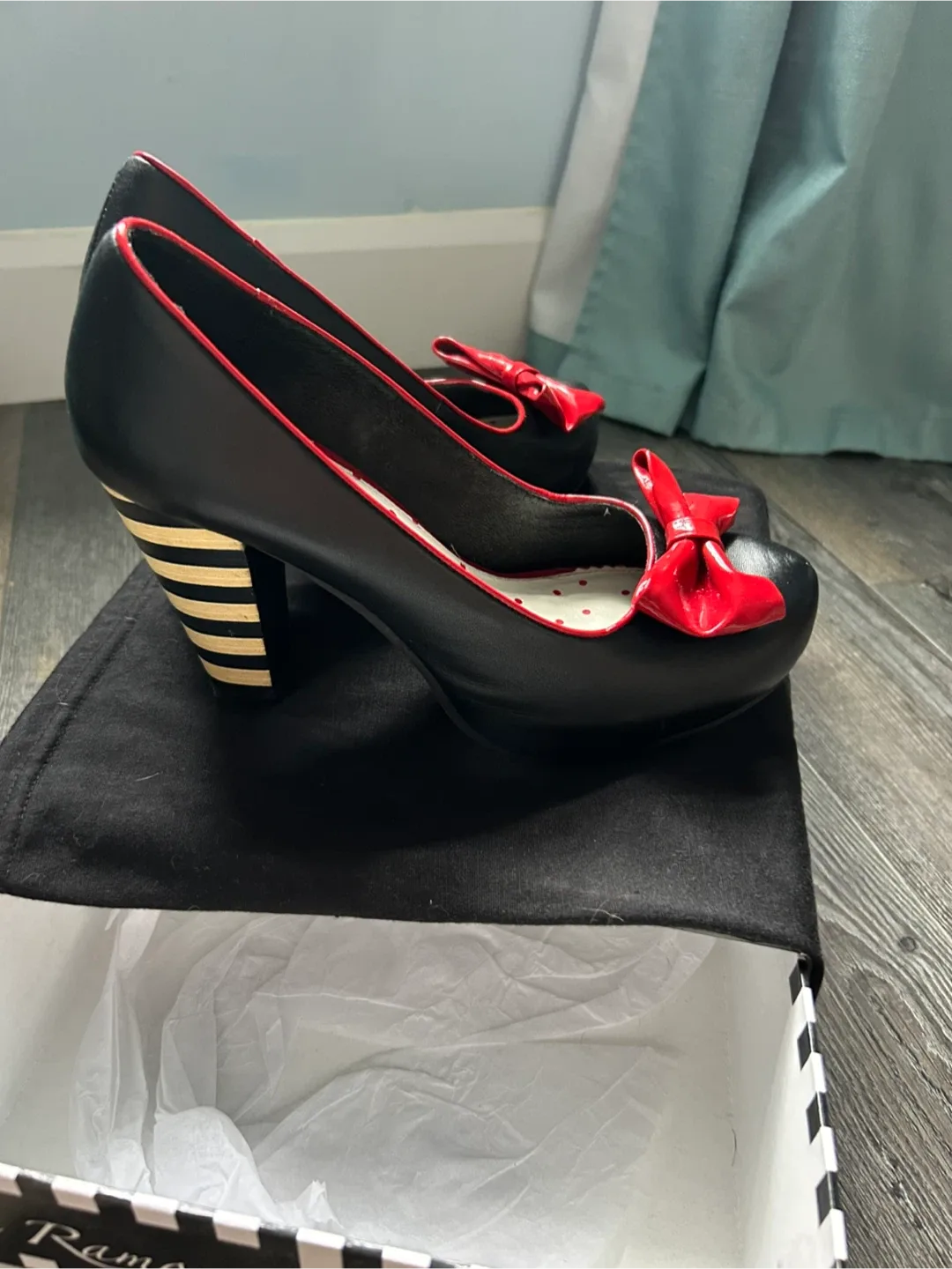 Pretty pretty pin up girl 💋 image indicator(2)