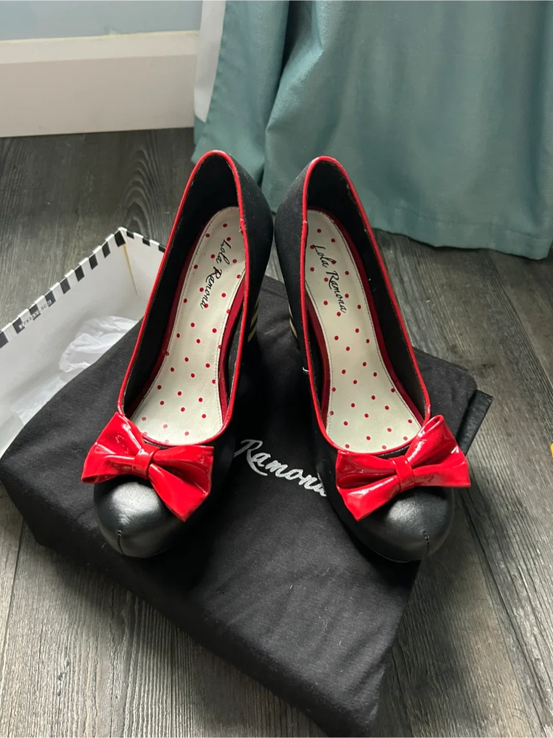 Pretty pretty pin up girl 💋