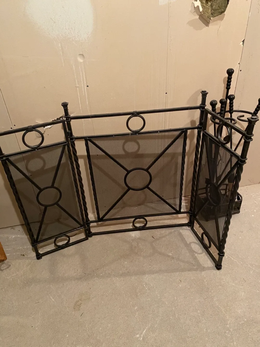 Fireplace Screen & Tool Set - Black Metal image indicator(3)