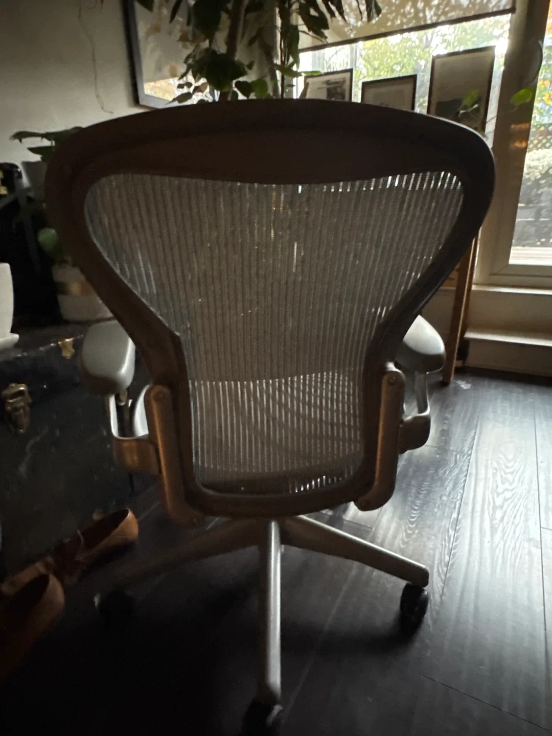 Herman Miller Aeron Office Chair - Size B image indicator(6)