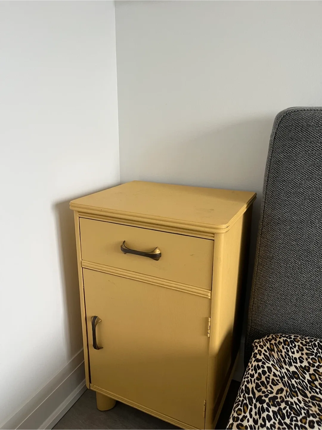 Pastel Wooden Nightstand image indicator(3)