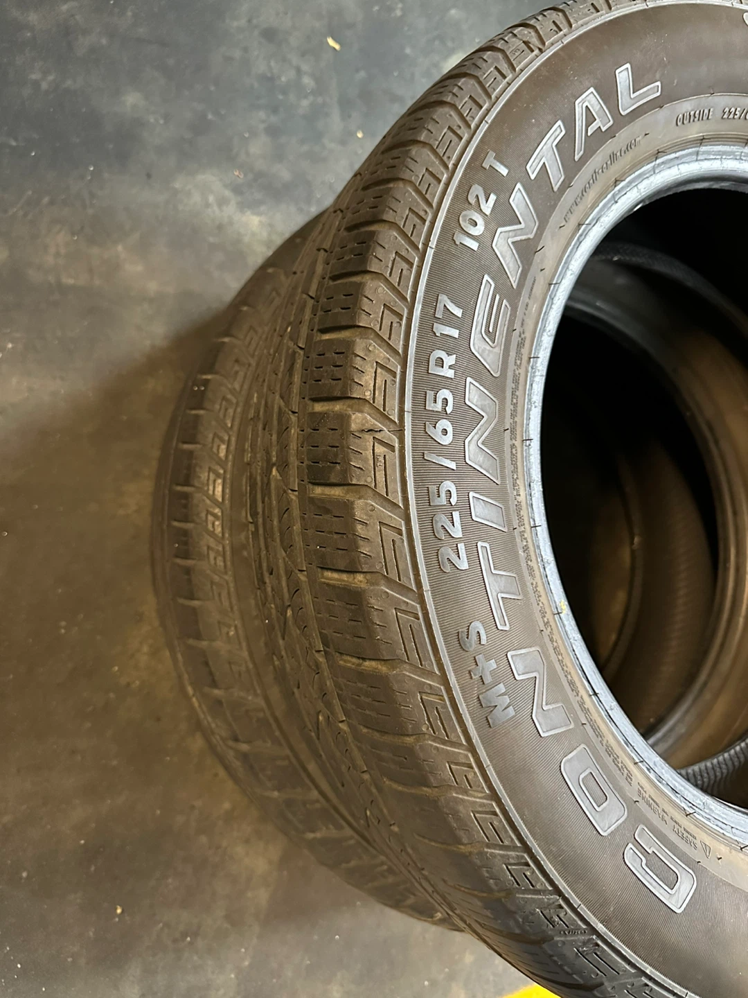 Continental 225/65R17 Tire