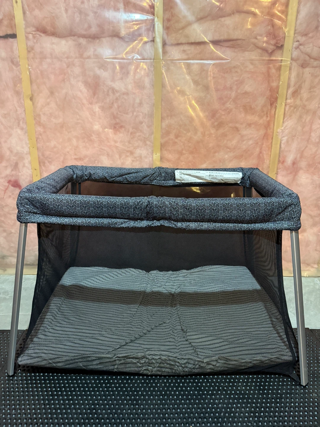 Cosco bassinet travel play pen