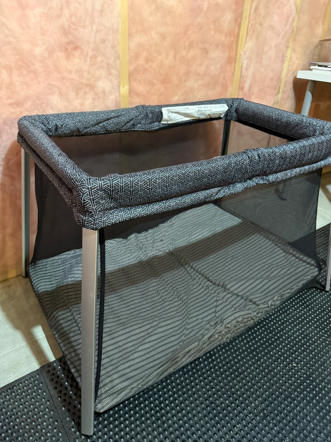 Cosco bassinet travel play pen - photo 2