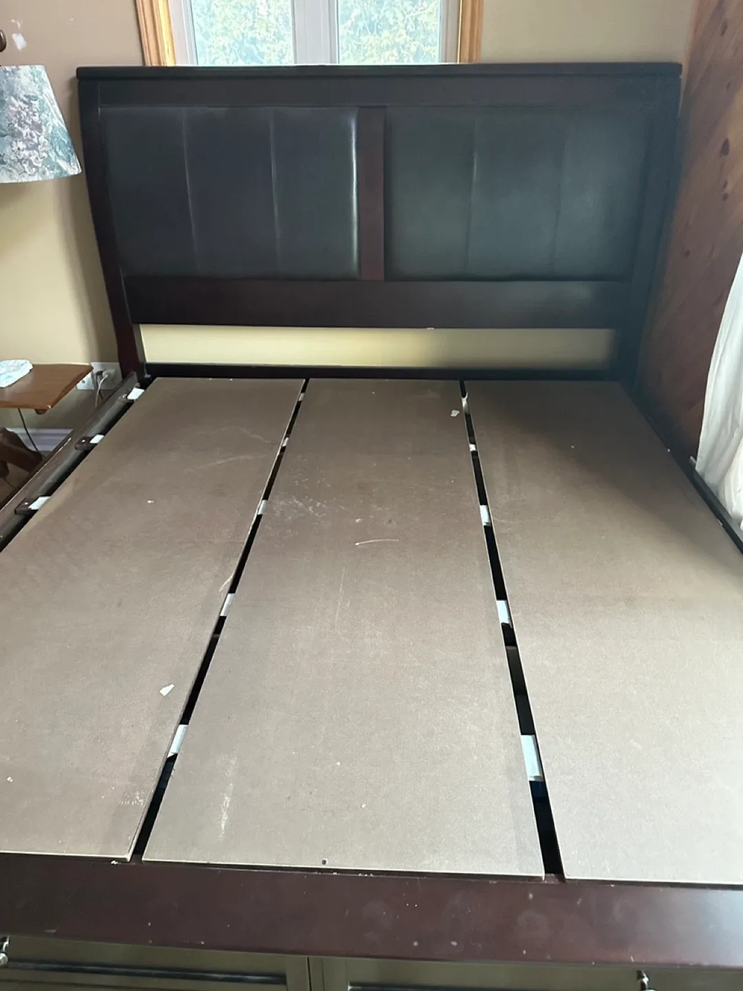 Aspen home luxury King Size Wood Storage Bed (CAN DELIVER) image indicator(2)