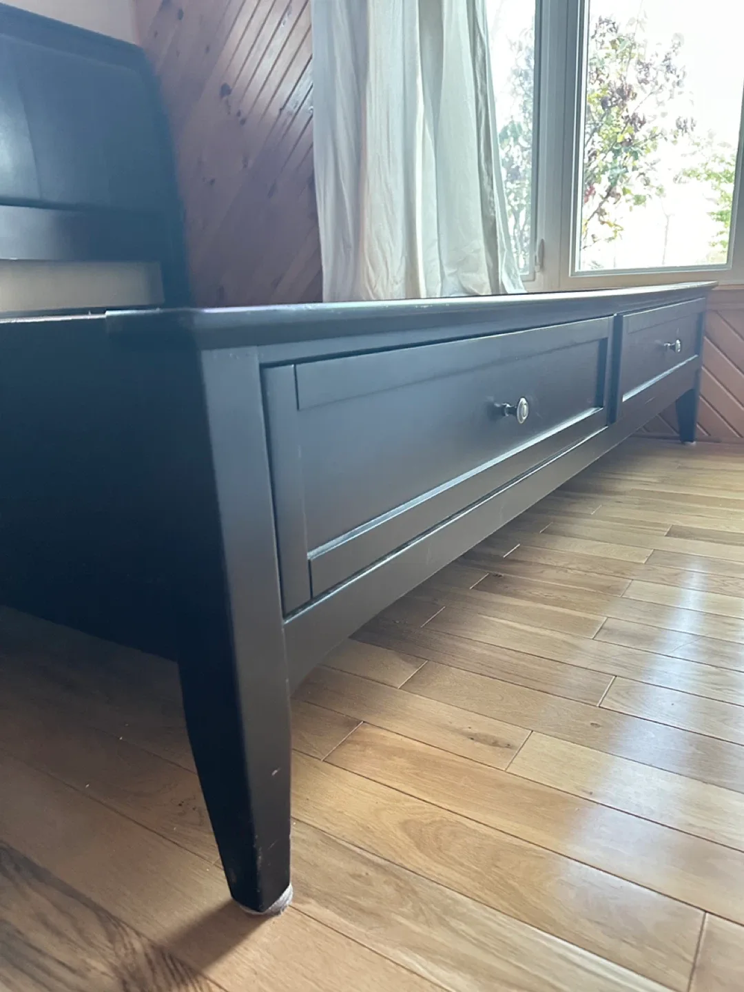 Aspen home luxury King Size Wood Storage Bed (CAN DELIVER) image indicator(4)