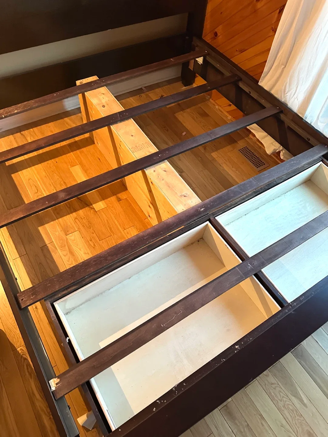 Aspen home luxury King Size Wood Storage Bed (CAN DELIVER) image indicator(10)