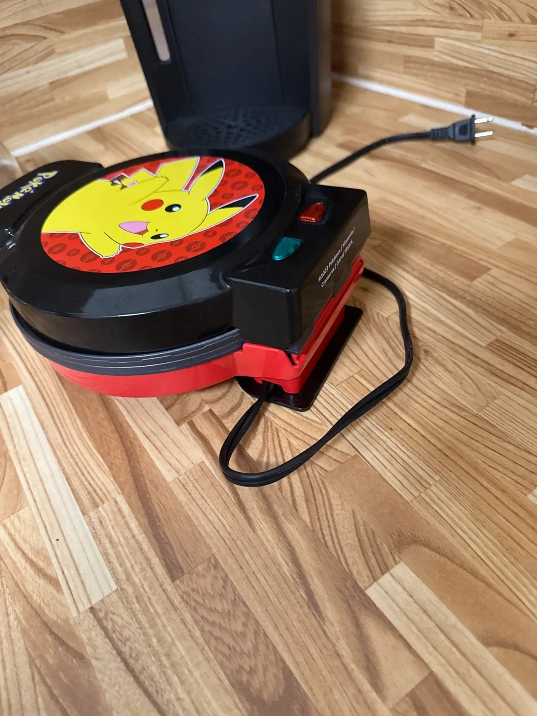 Pokémon Pikachu Waffle Maker image indicator(3)