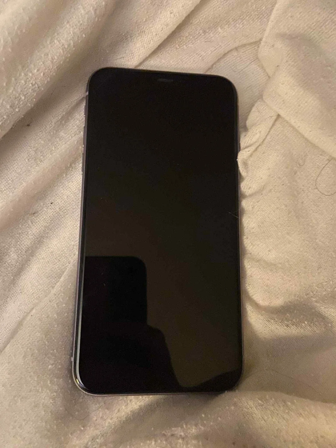 Purple I phone 11 image indicator(3)