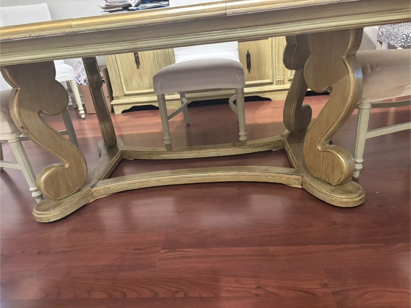 Solid oak dining table with 6 chairs image indicator(5)