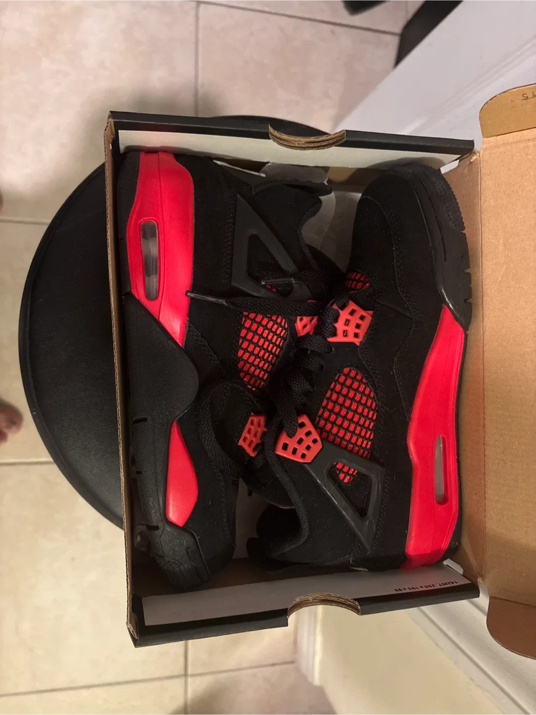 Jordan 4 Retro Bred Reimagined - Size 9 image indicator(2)