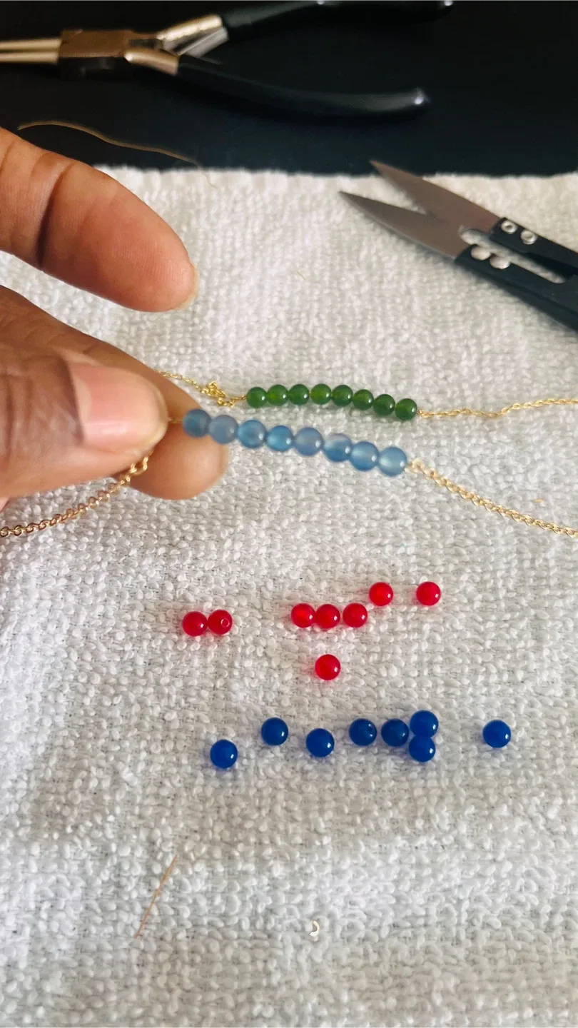 Handmade Beaded Necklace & Earring Set image indicator(6)