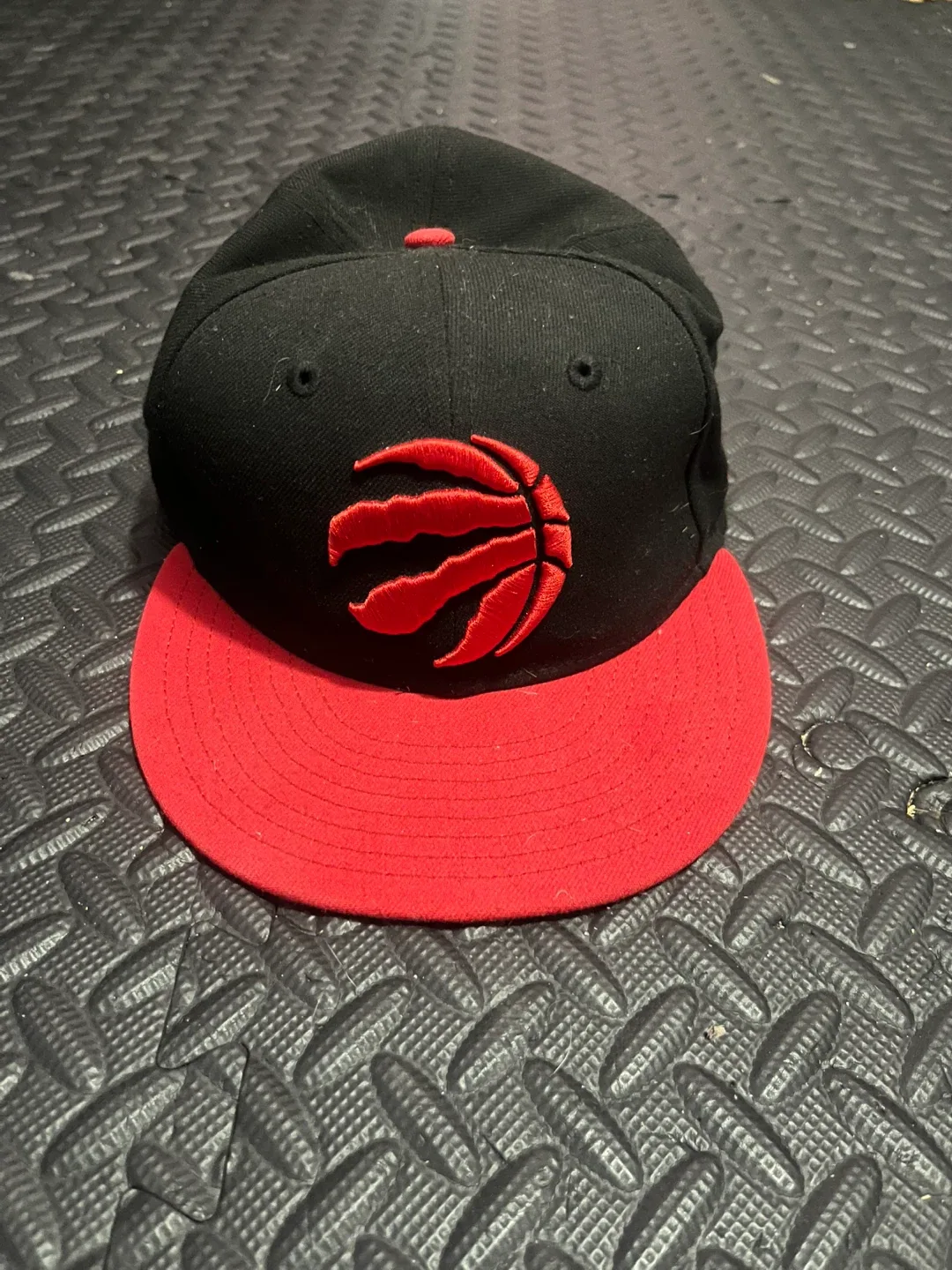 New Era Toronto Raptors 59FIFTY Hat, Size 7 1/2 thumbnail
