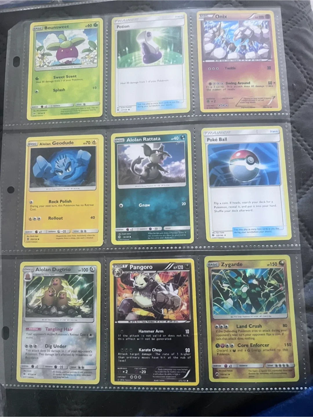 Pokémon Trading Cards Lot image indicator(7)