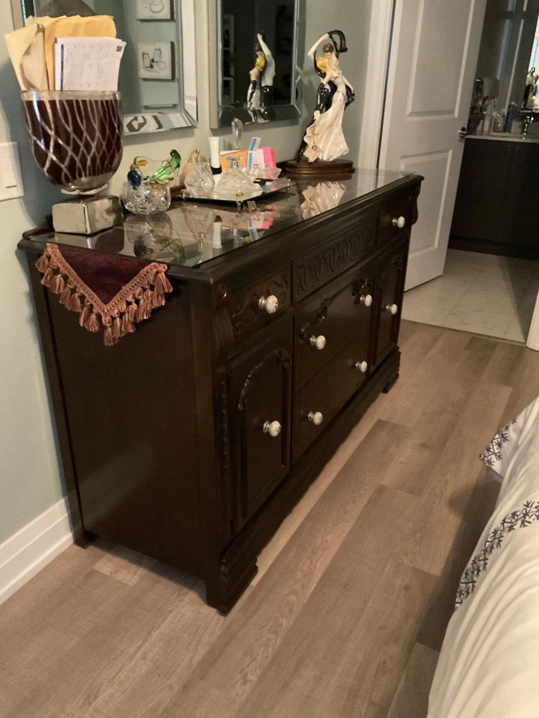 Dark Wood Dresser image indicator(2)