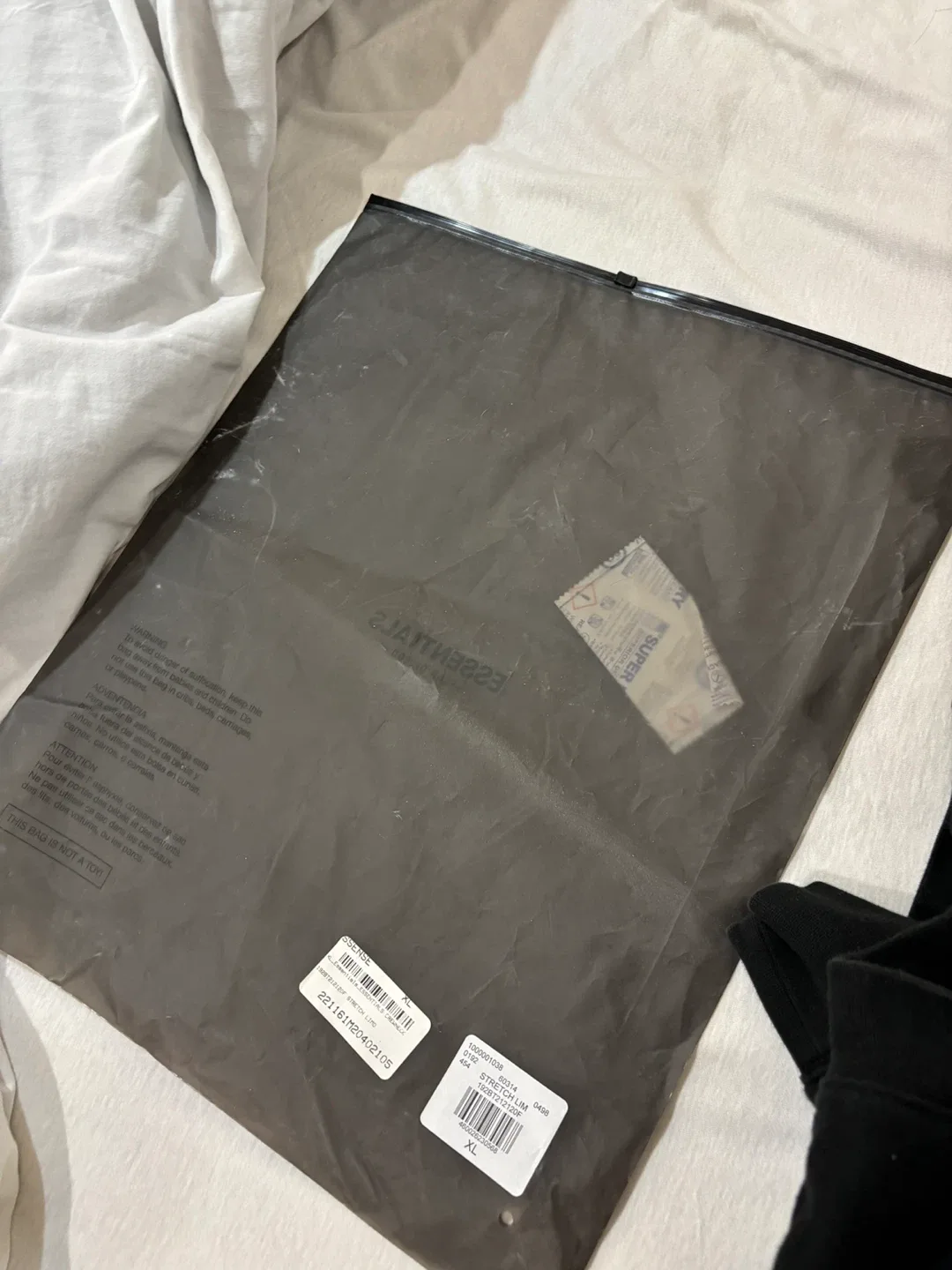 Essentials Fear of God Black Crewneck - XL #Cleanout image indicator(5)