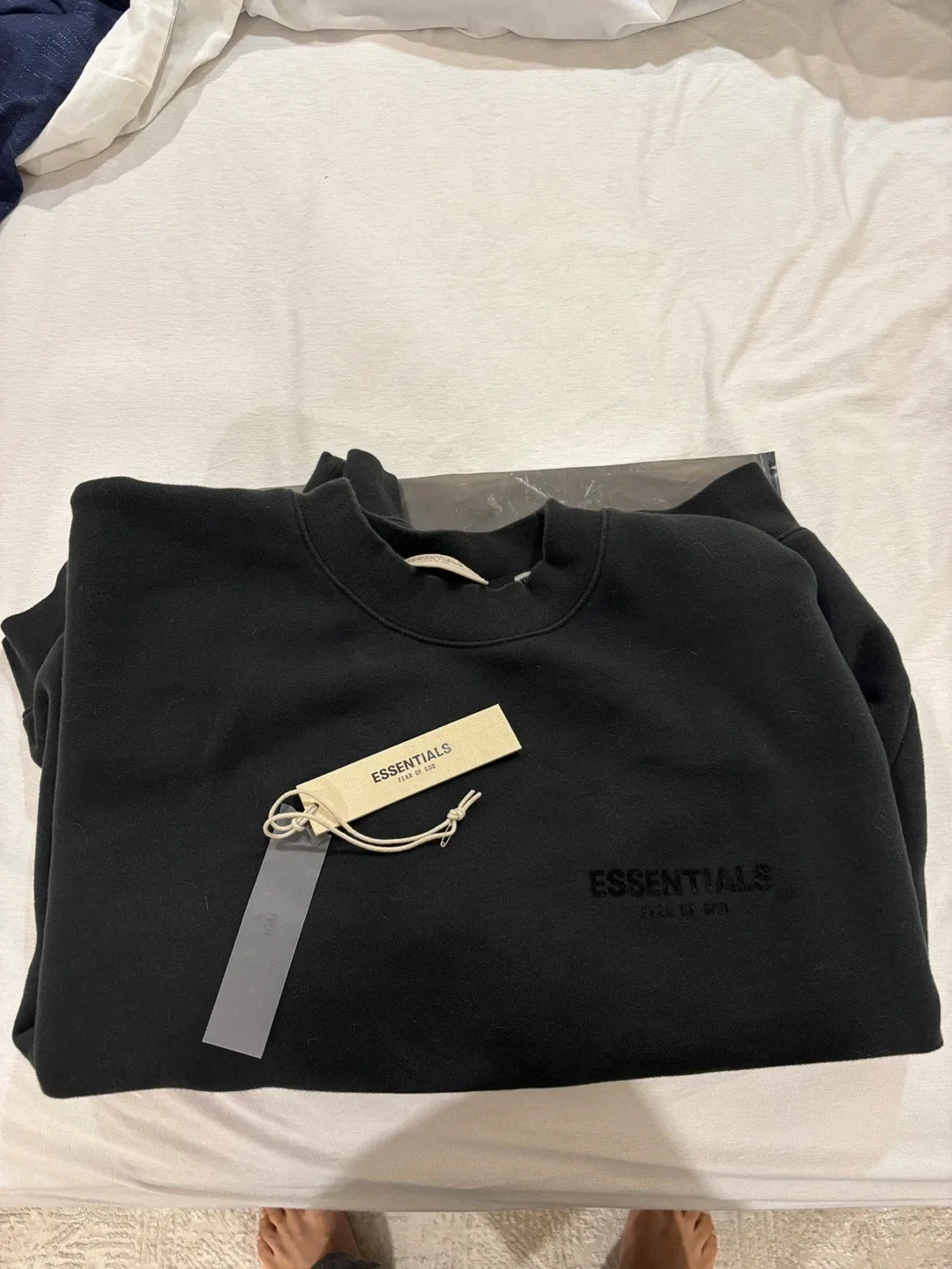 Essentials Fear of God Black Crewneck - XL #Cleanout image indicator(6)