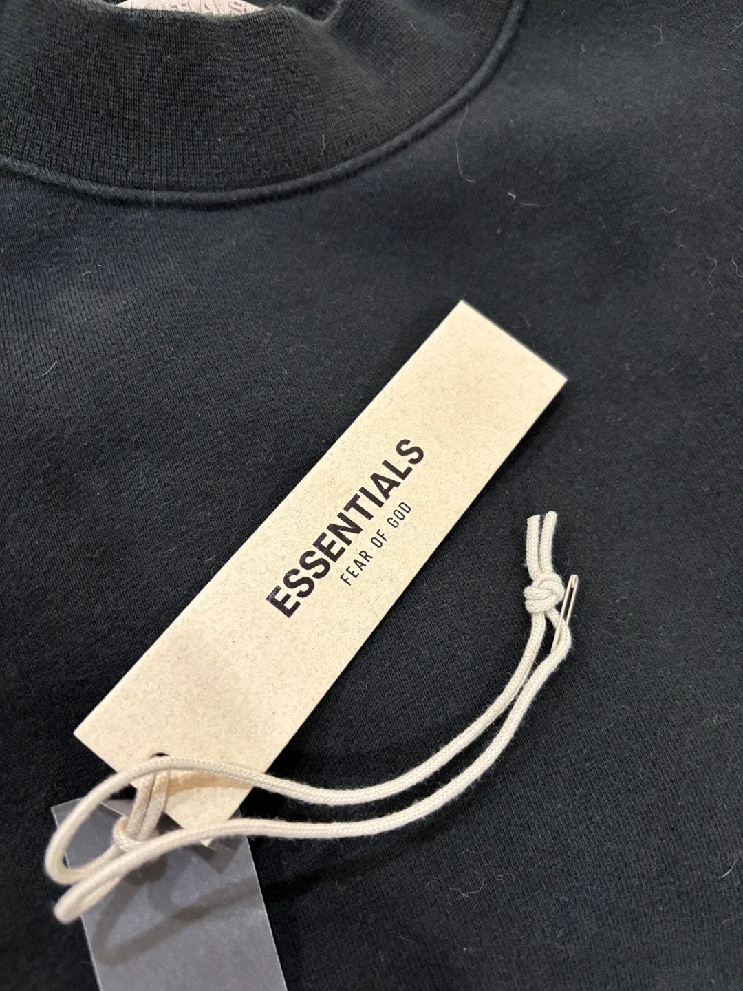 Essentials Fear of God Black Crewneck - XL #Cleanout image indicator(2)