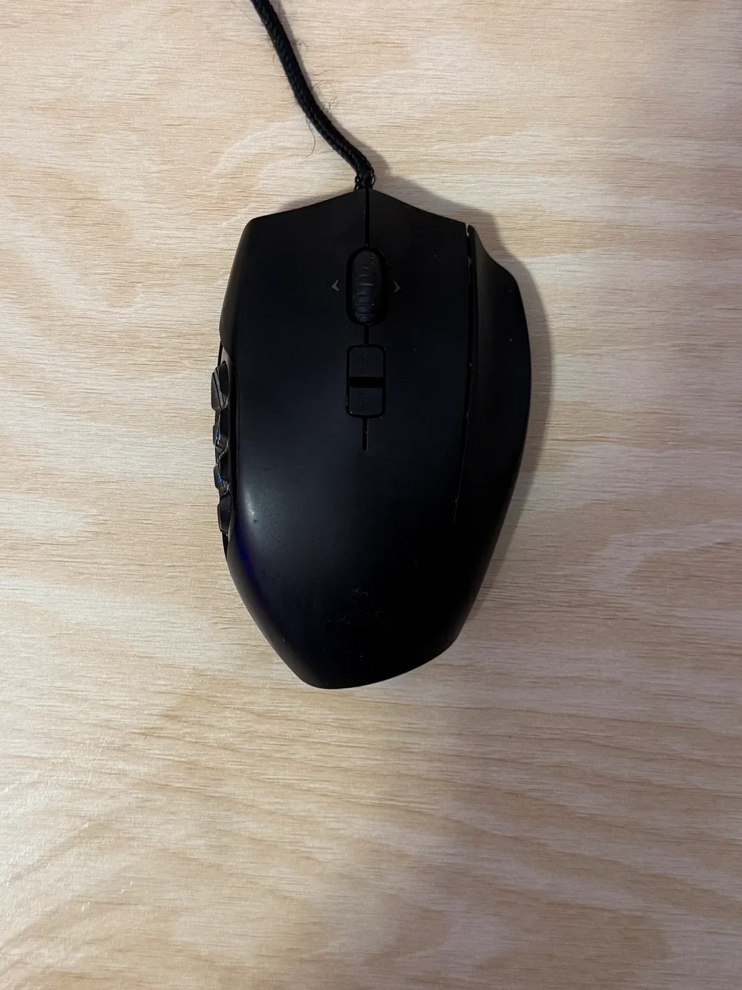 Logitech G600 MMO Gaming Mouse - Black image indicator(2)