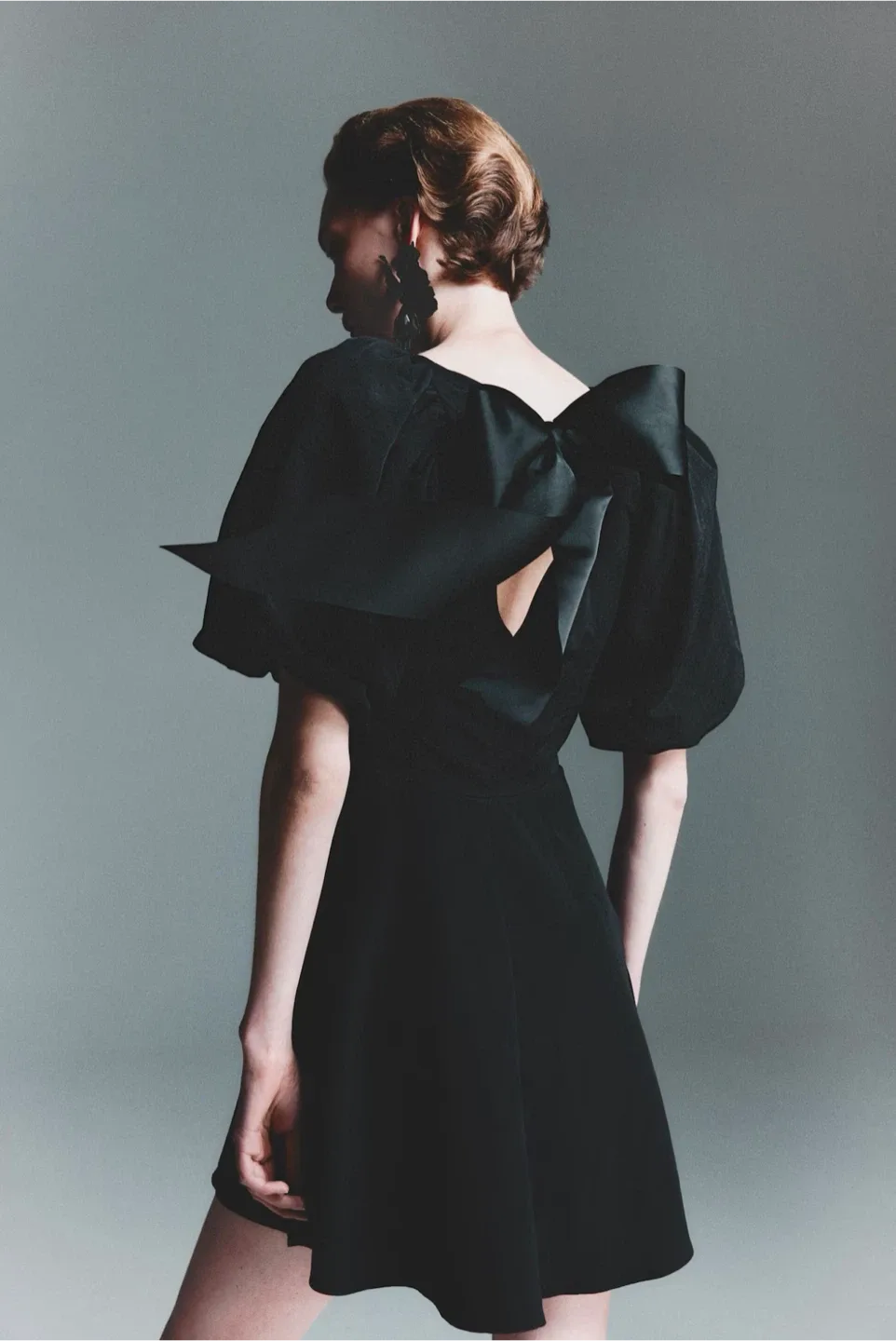 H&M Black Balloon-Sleeved Dress image indicator(2)