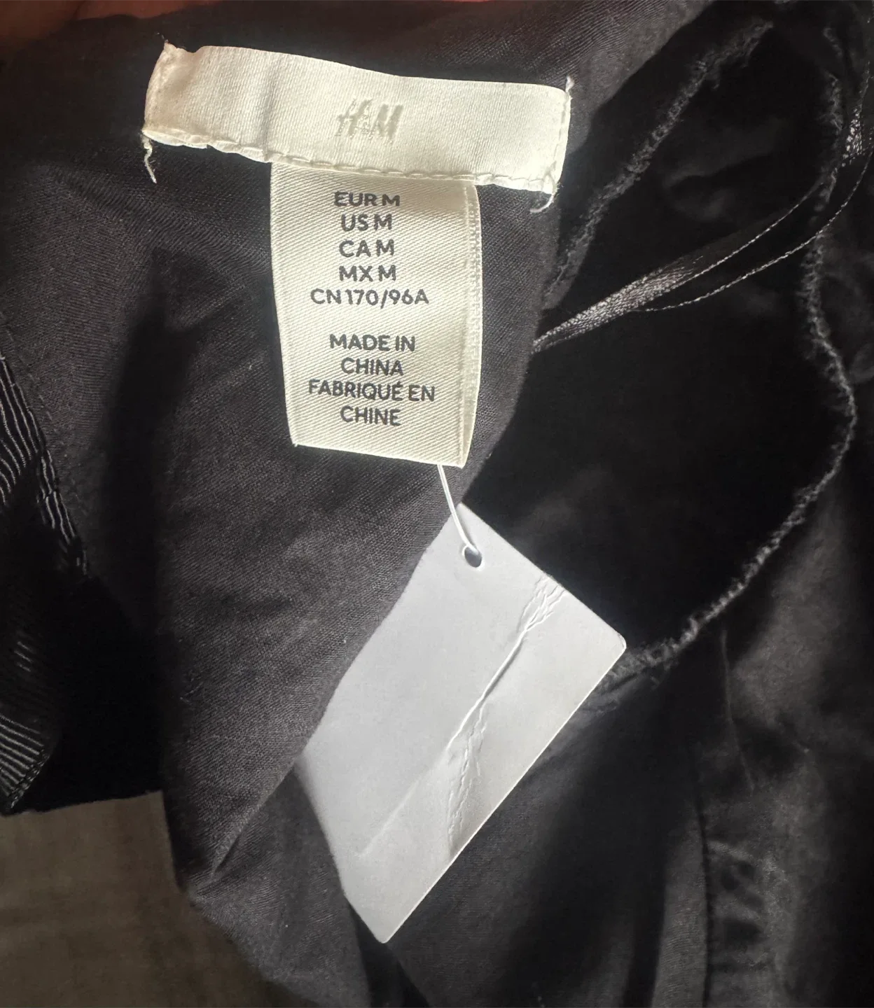 H&M Black Balloon-Sleeved Dress image indicator(6)