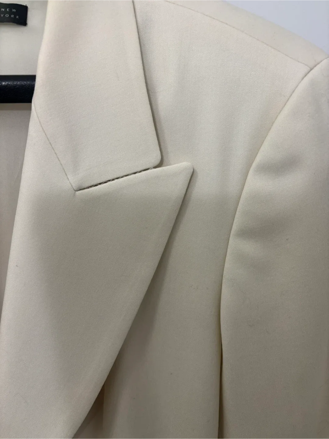 Lafayette 148 New York 2 Piece Suit Size 12- 95% Wool image indicator(3)