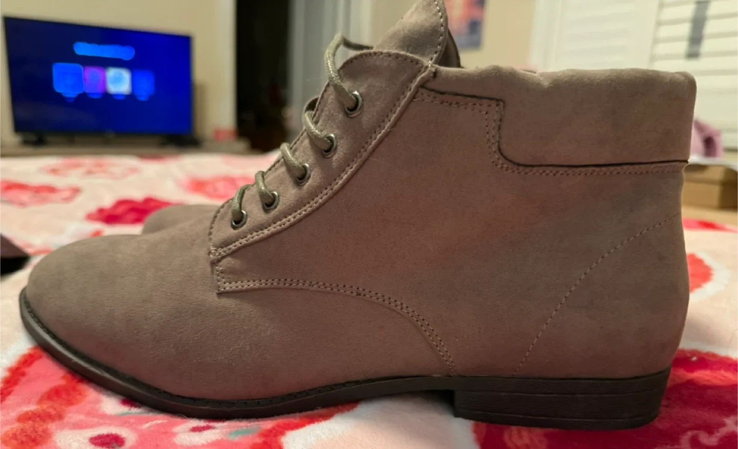 Assorted Women's Boots image indicator(3)