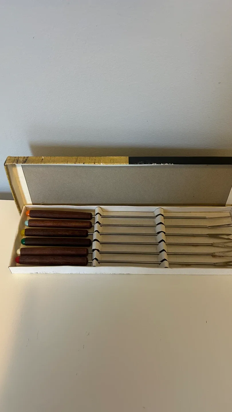 Vintage 6-Piece Fondue Forks Set with Original Box image indicator(2)