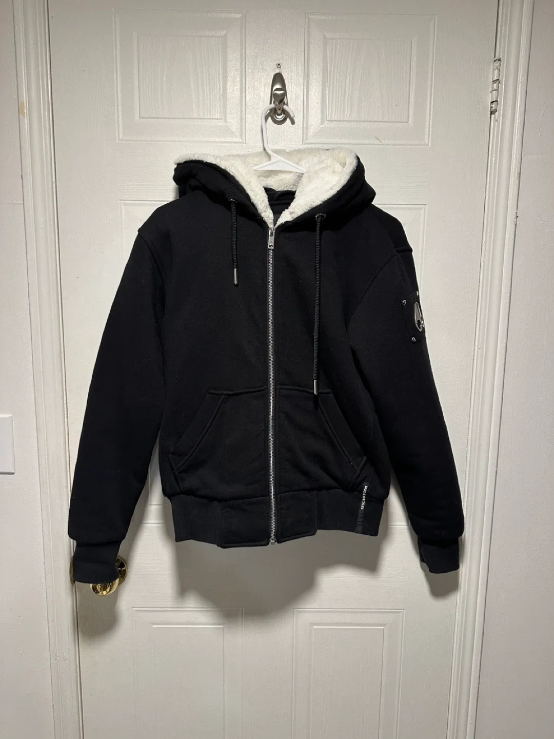 Moose Knuckles Black sweater unisex image indicator(4)