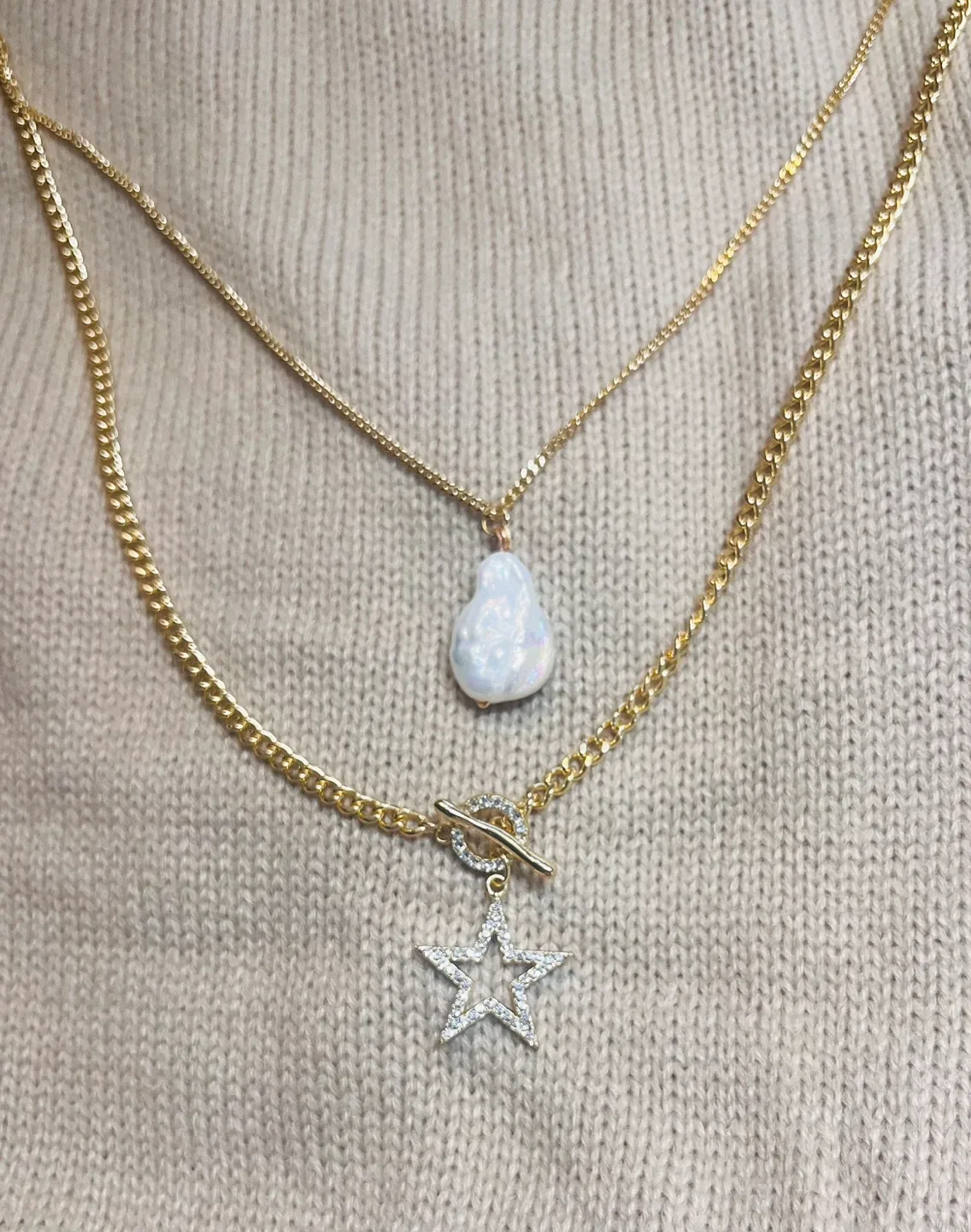 Gold Layered Necklace with Star and Pearl image indicator(3)
