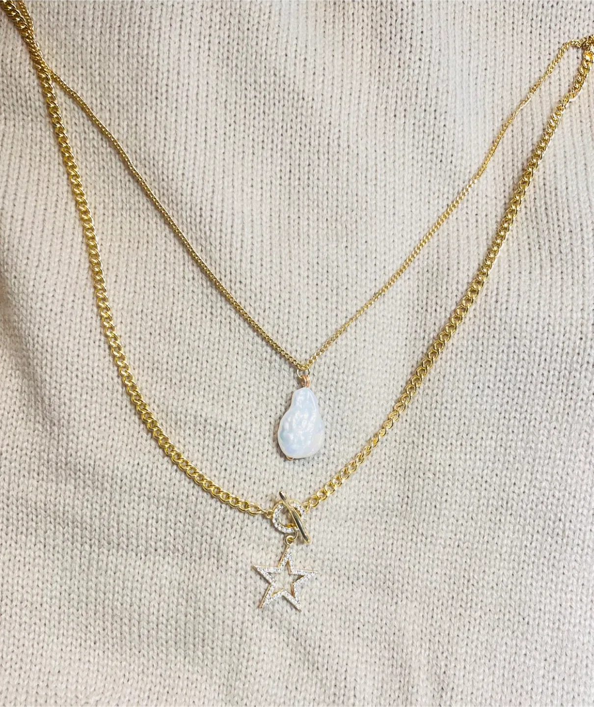 Gold Layered Necklace with Star and Pearl image indicator(4)