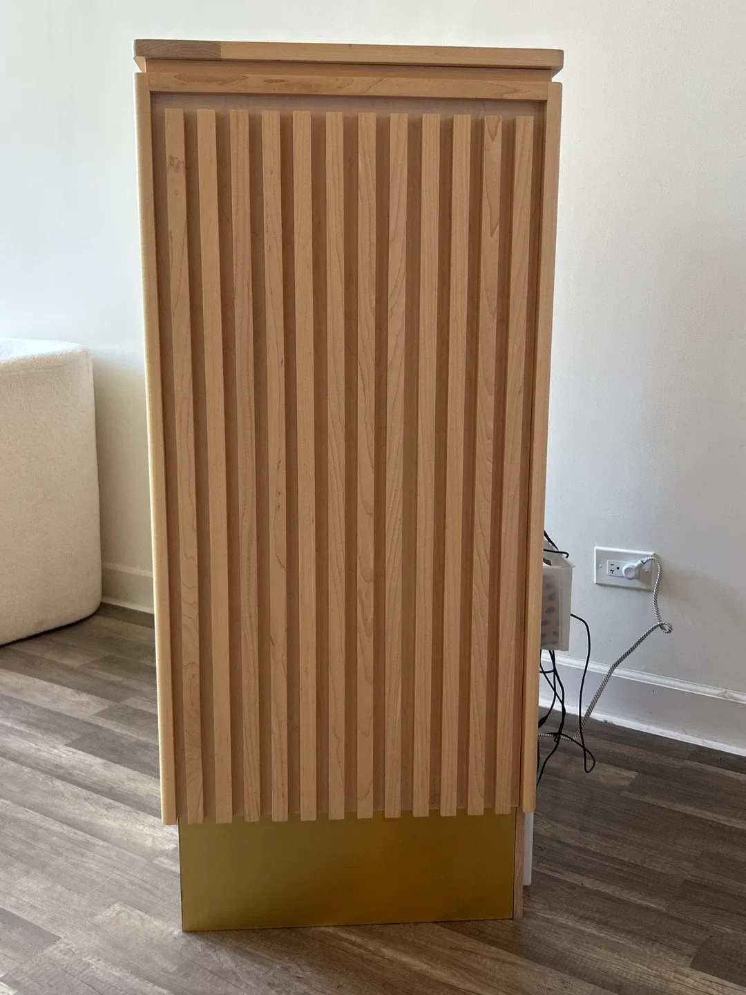 Modern Real Wood Front Desk with Gold Base image indicator(2)