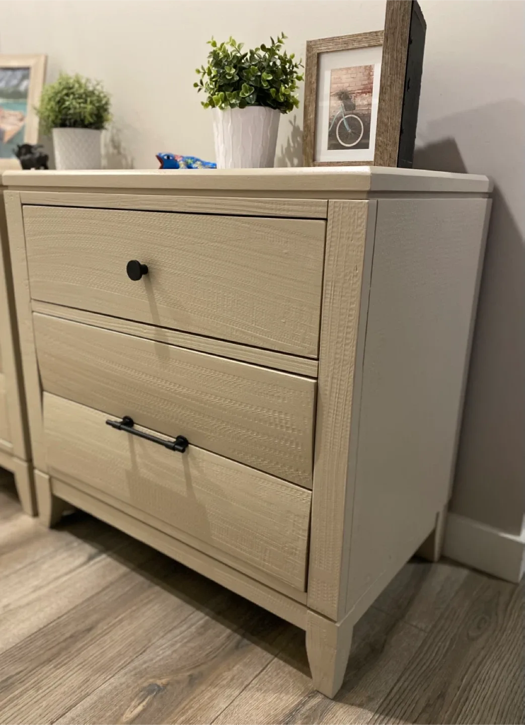 Hardwood King Nightstands Taupe & Black image indicator(3)