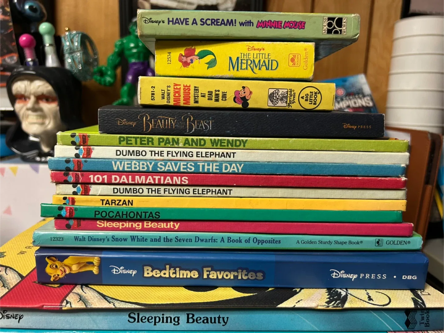 Huge lot of vintage and recent Disney books image indicator(5)