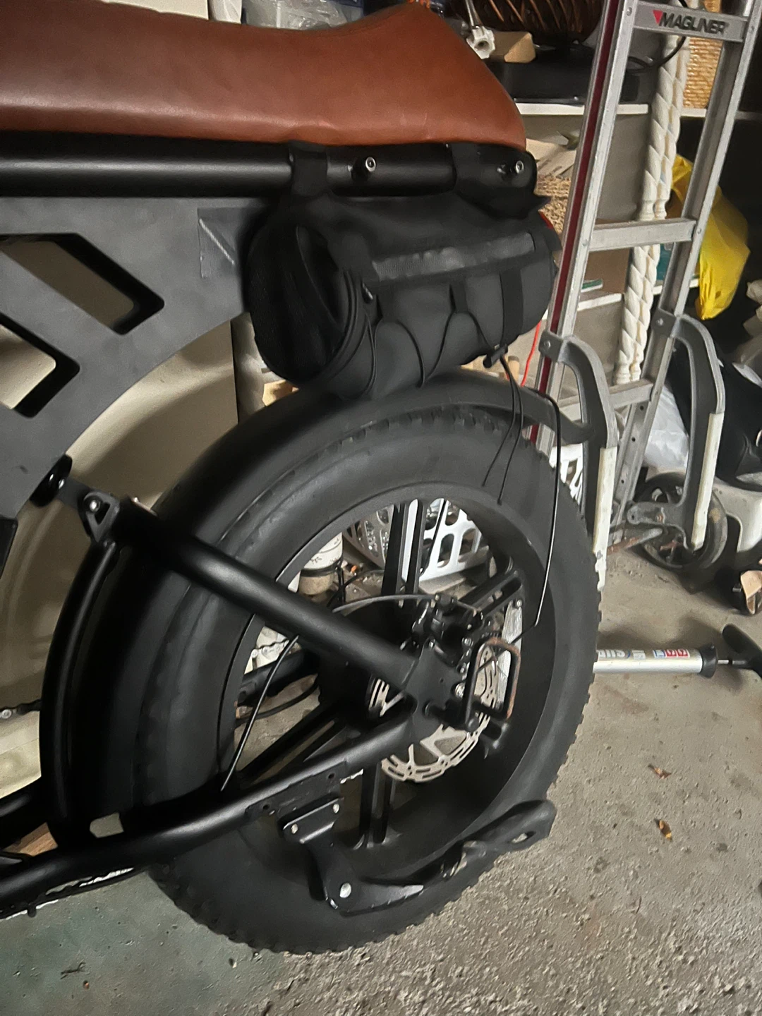 E-bike w/ Accessories - photo 2