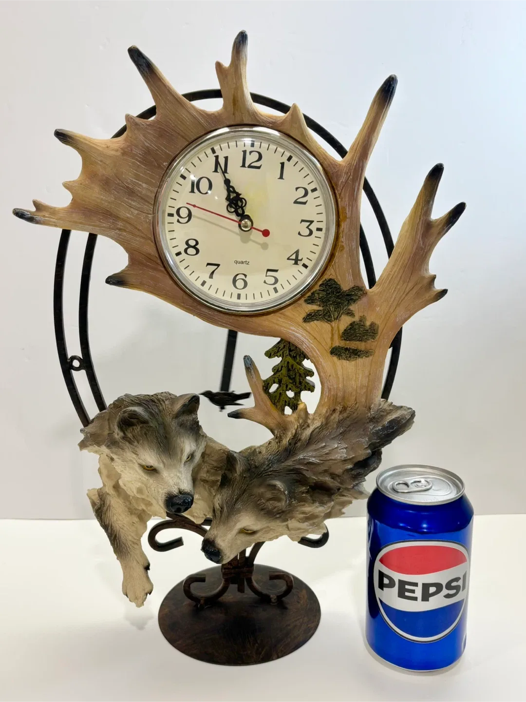 Wolf and Antler Table Clock image indicator(2)