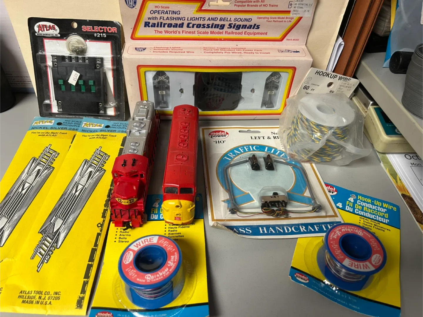 HO Trains and accessories image indicator(2)