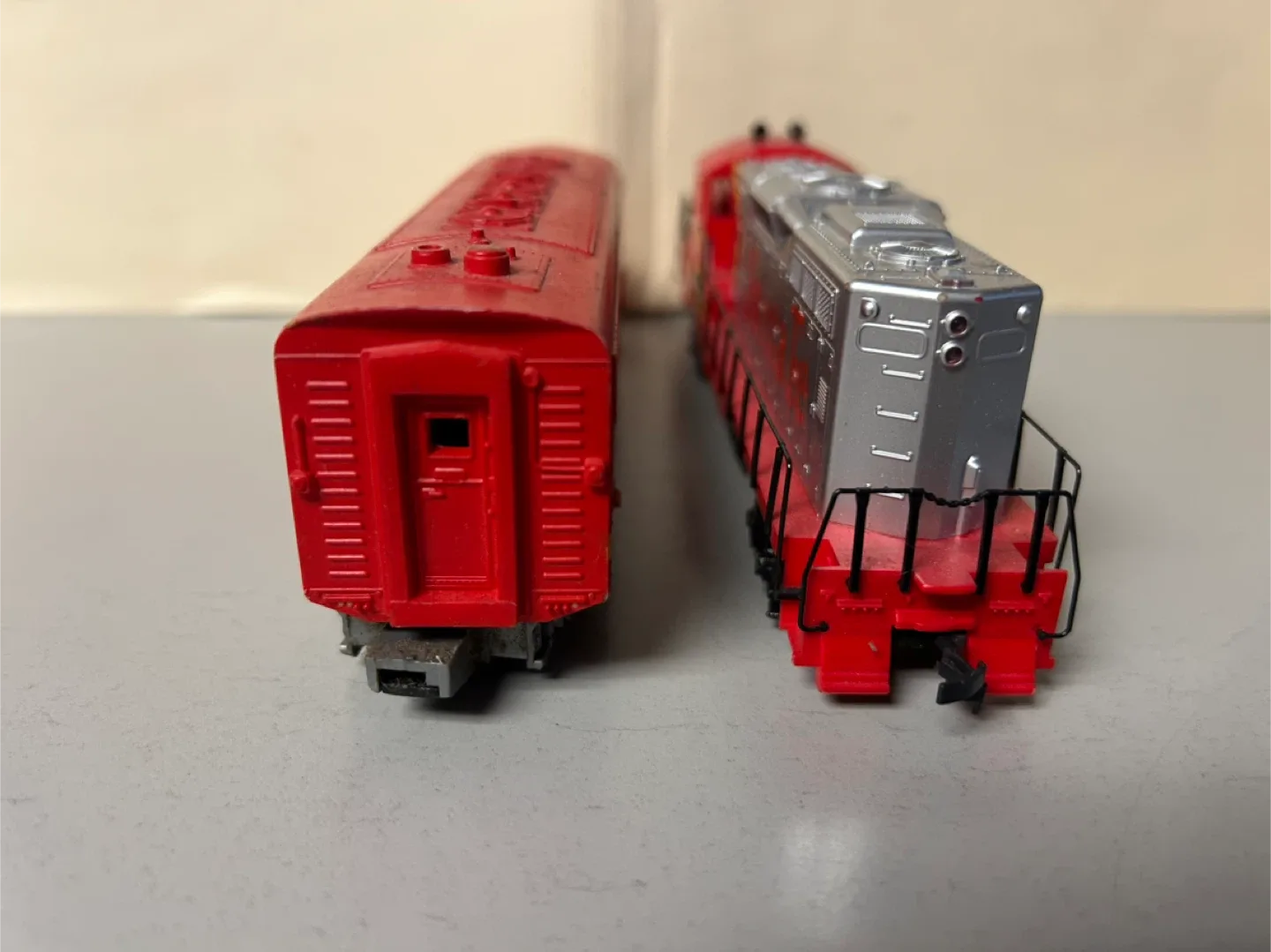 HO Trains and accessories image indicator(7)