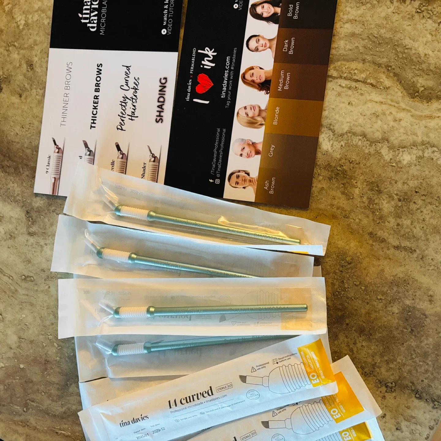 *New* $390 5x 10-Pack Tina Davies 14 Curve Microblade image indicator(2)