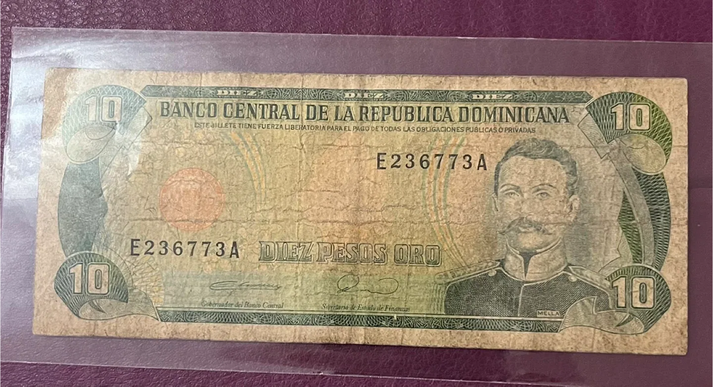 Vintage Dominican Republic 10 Pesos Oro Banknote image indicator(5)