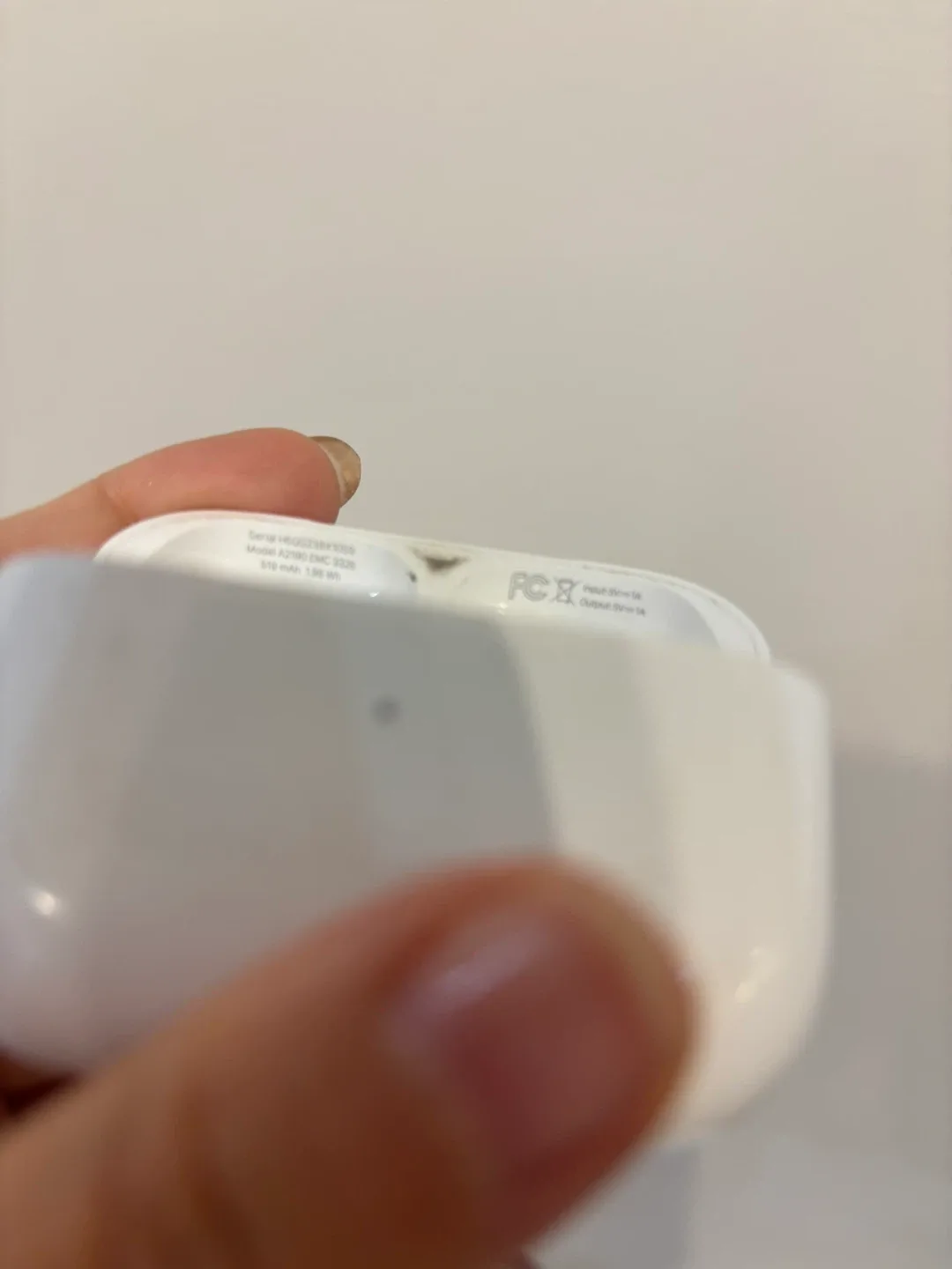 airpod pro 1st gen charging case ONLY image indicator(3)