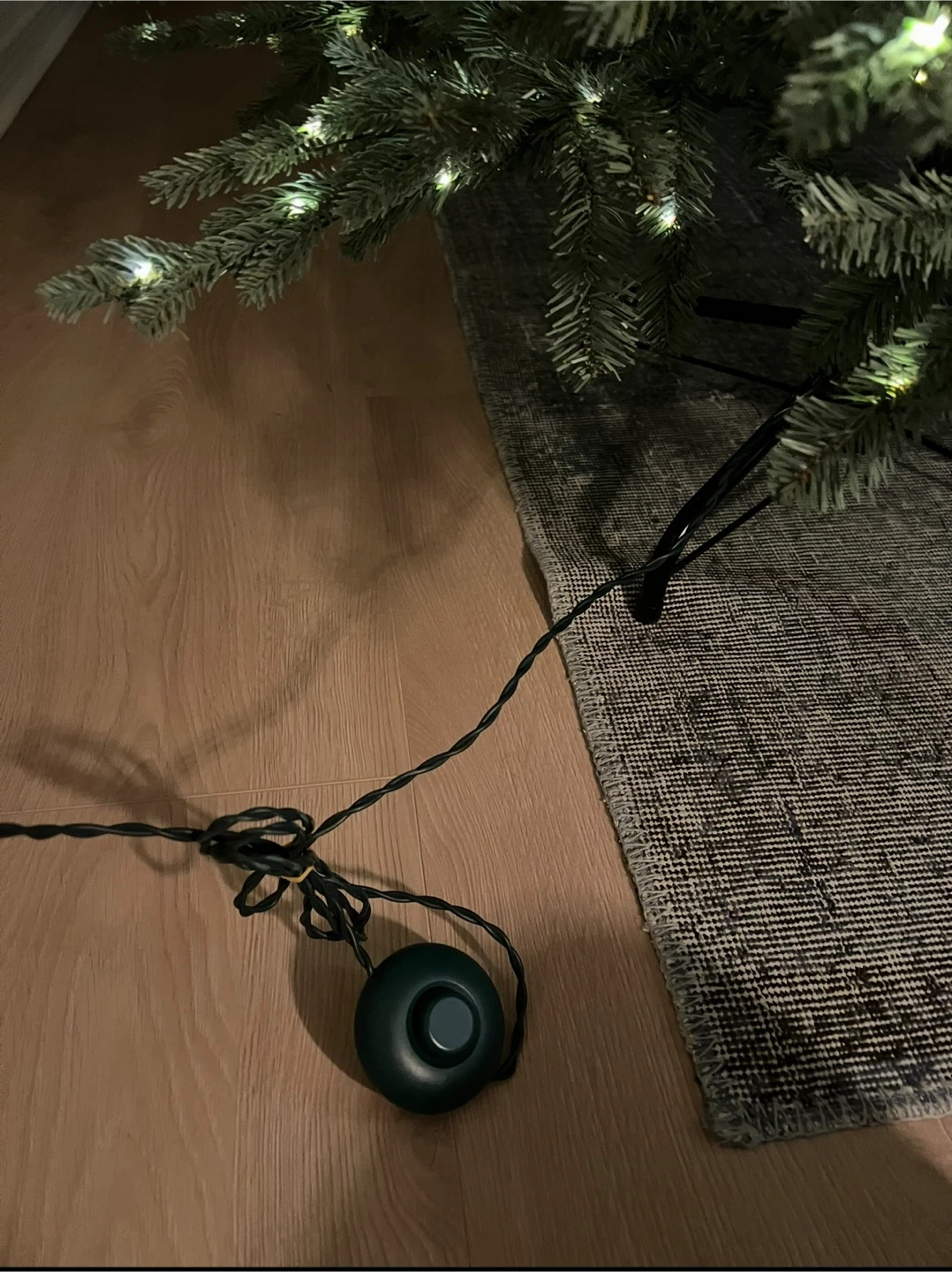 Canvas 7' Normandy Fir Tree with NOMA Micro-brite LEDs - photo 3