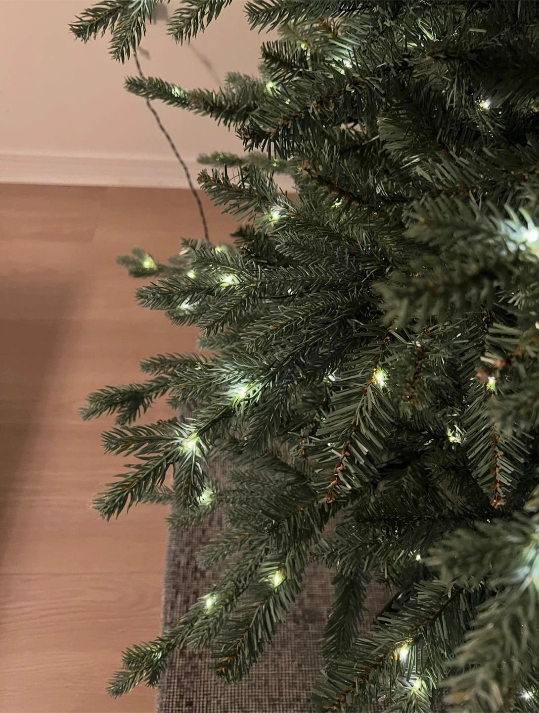 Canvas 7' Normandy Fir Tree with NOMA Micro-brite LEDs - photo 2