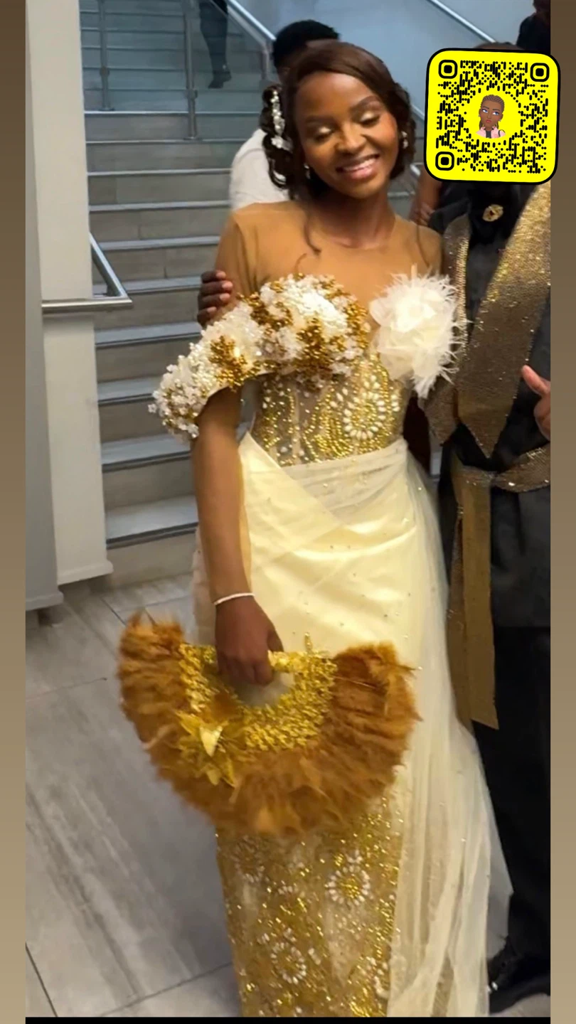 Gold & Cream Traditional Gown - photo 2