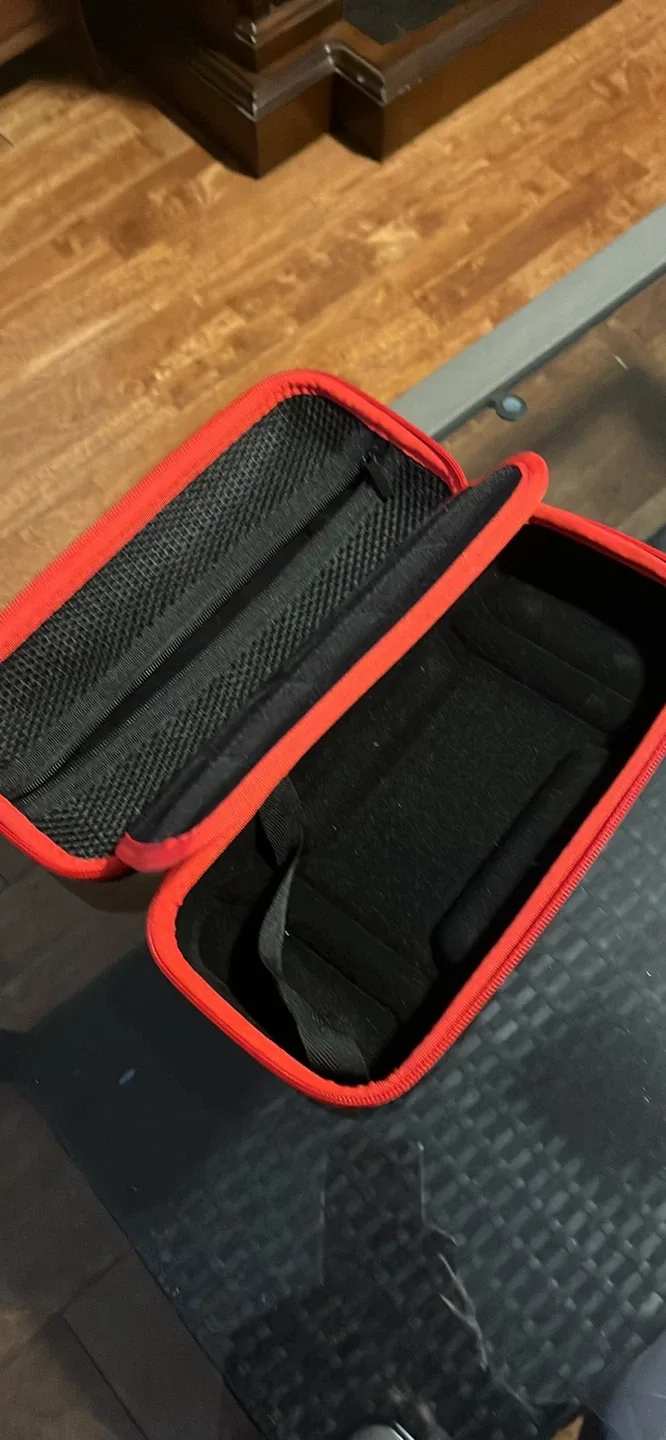 Nintendo Switch Carrying Case image indicator(2)