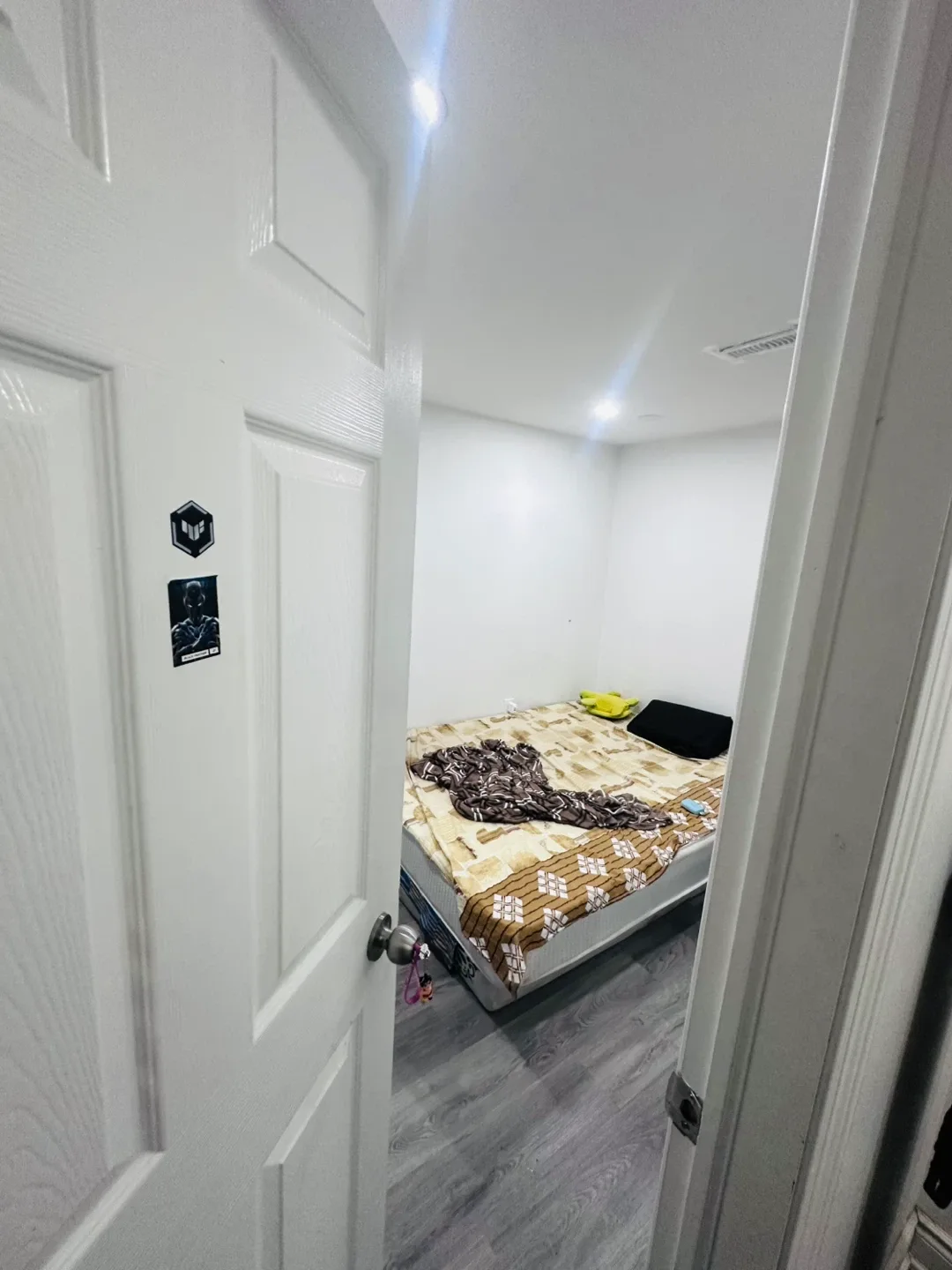 Room available for rent image indicator(3)