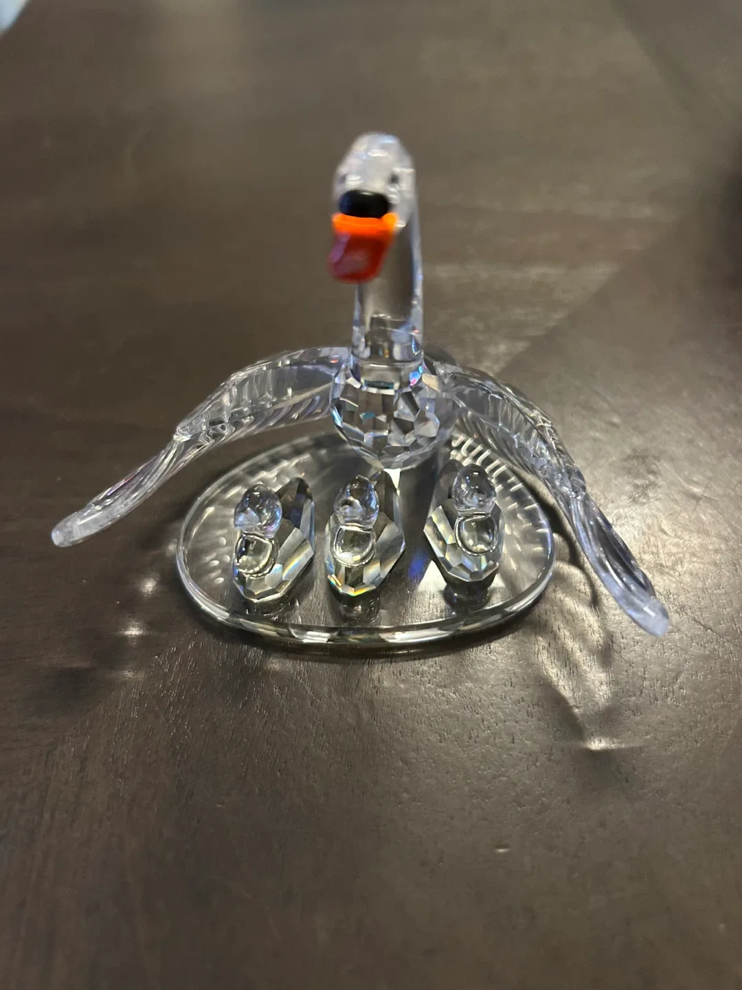 Swarovski crystal Swan Family image indicator(4)