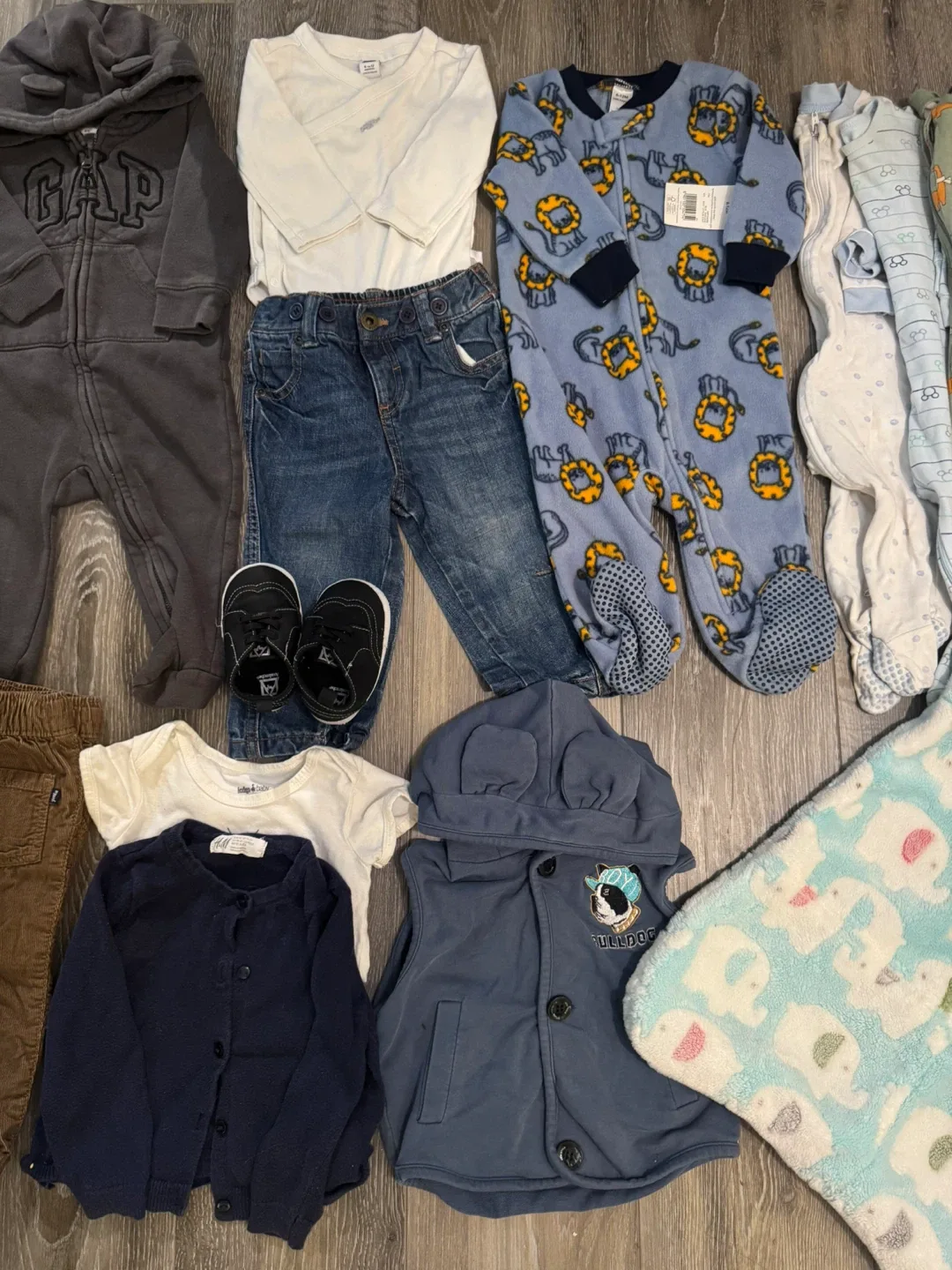 Mixed Baby Clothes 6-12 m image indicator(2)