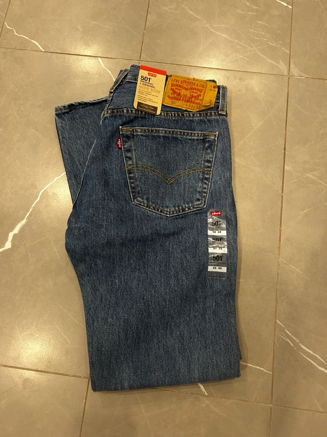 Men’s Levi's 501 Original Fit Jeans - Size 33x32 image indicator(2)